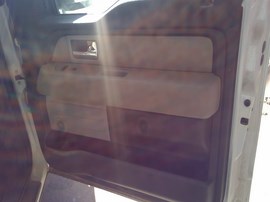 2010 FORD F-150, WHITE, XLT MODEL, CREW CAB, 5.4L, AT, 2WD.  F26518